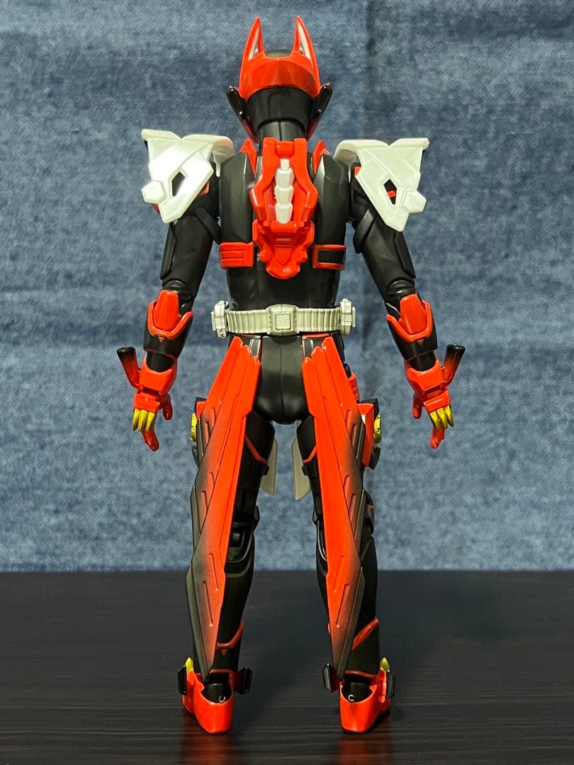 S.H.Figuarts 仮面ライダーギーツ レーザーブーストフォーム