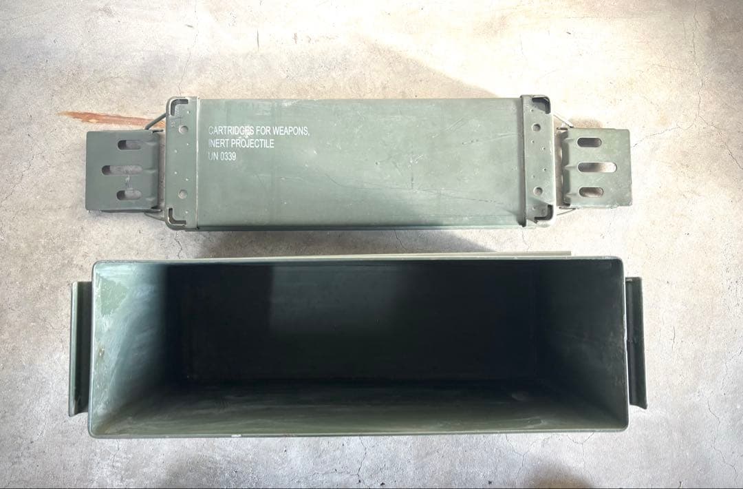 米軍実物　AMMO BOX 40mm 32CARTRIDGES 弾薬箱
