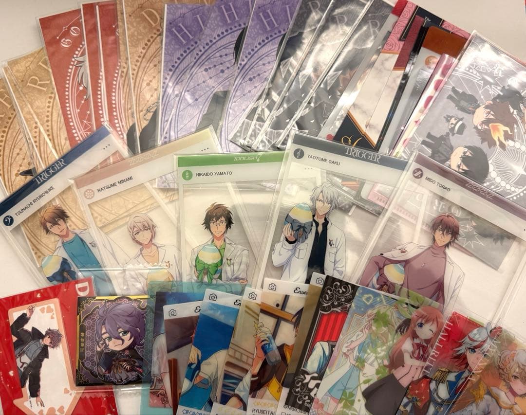 ① アニメグッズ まとめ売り 超大量 紙類・薄物・平物全般