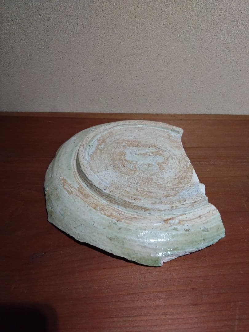 美濃陶片 黄瀬戸 菊花 織部釉流し紋 大皿 陶片 残欠 志野 織部 古陶磁