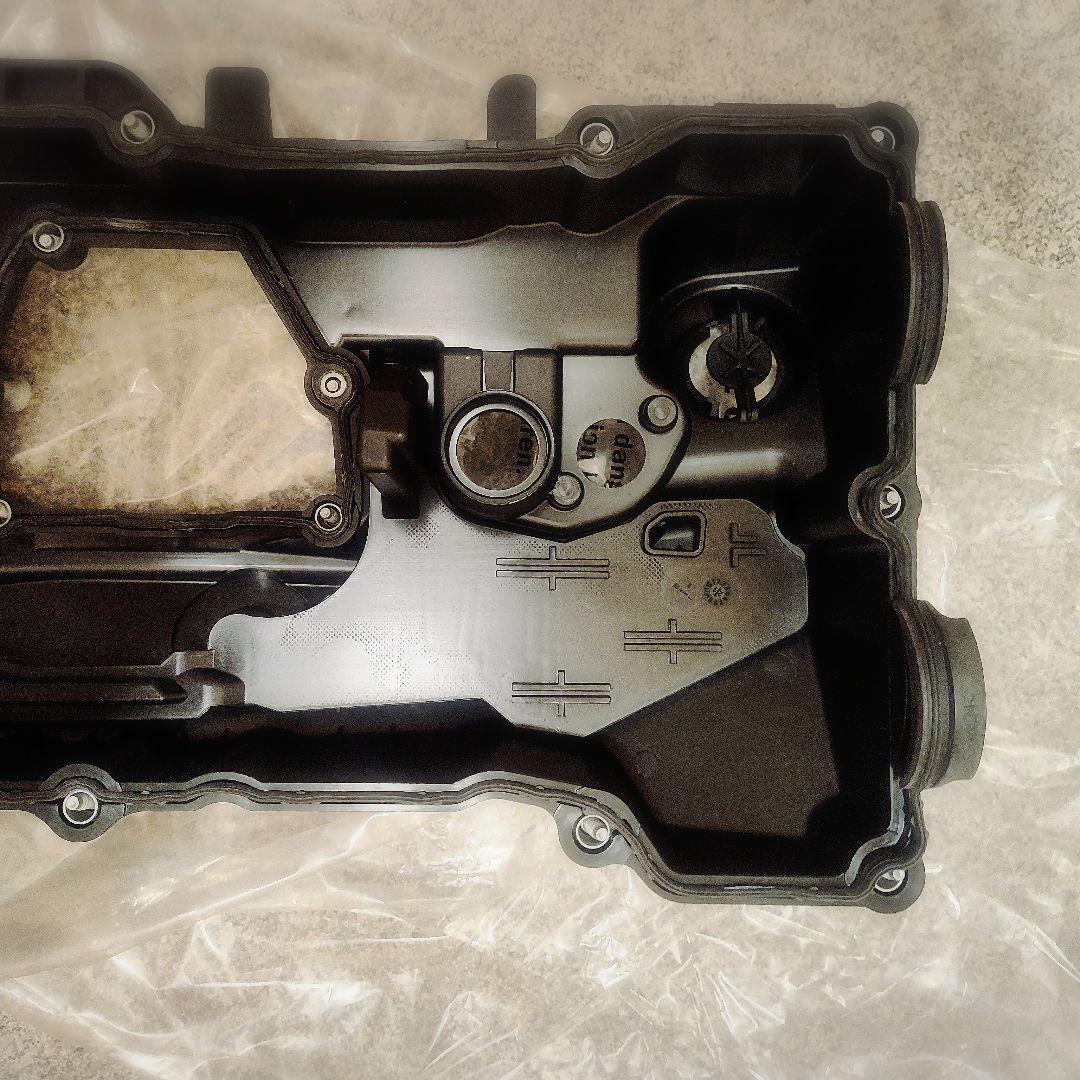 BMW エンジンヘッドカバー N46 エンジン