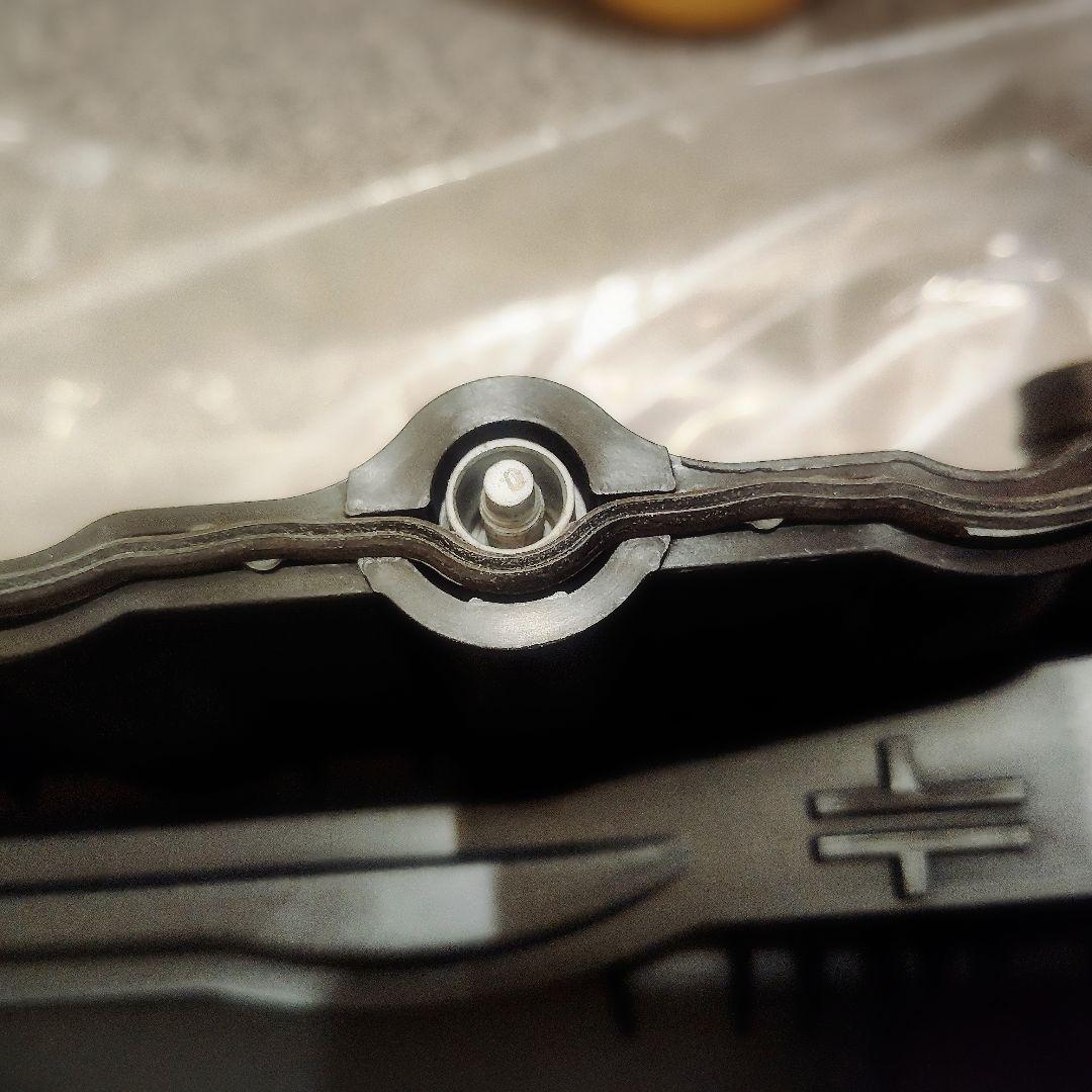 BMW エンジンヘッドカバー N46 エンジン