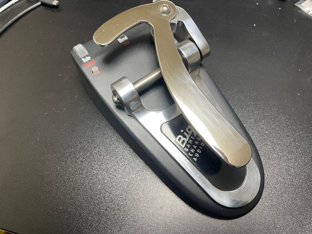 ギター GAMECHANGER AUDIO BIGSBY PEDAL