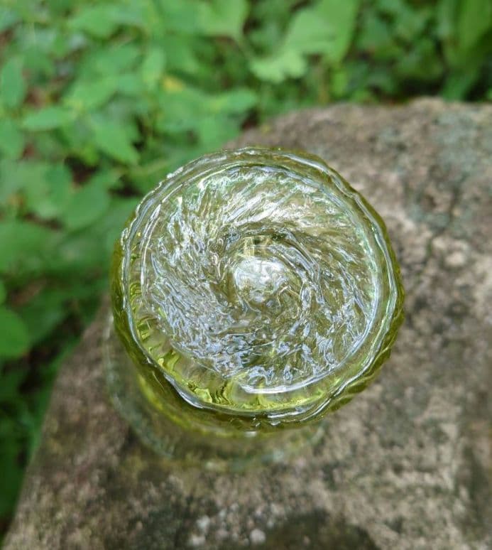 野田収　個展作品　手びねりのグラス(Ａ）新島硝子　コーガ石　自然の緑色