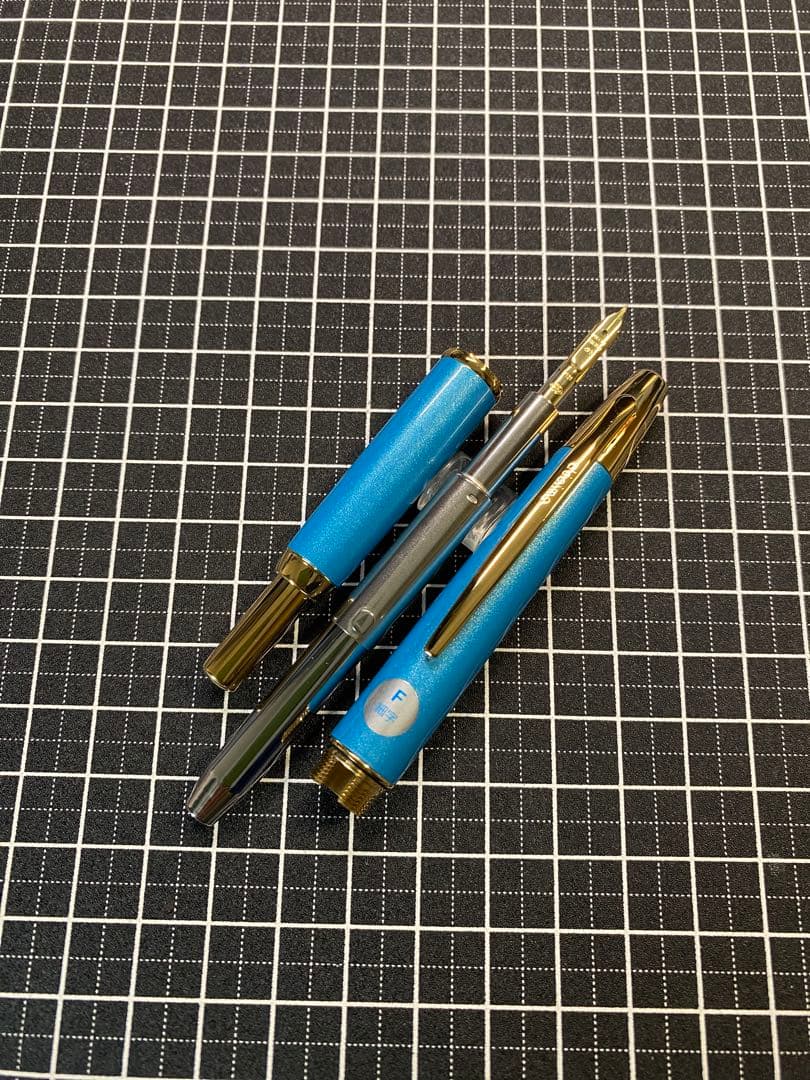PILOT CAPLESS decimo Aquamarine-Blue 万年筆
