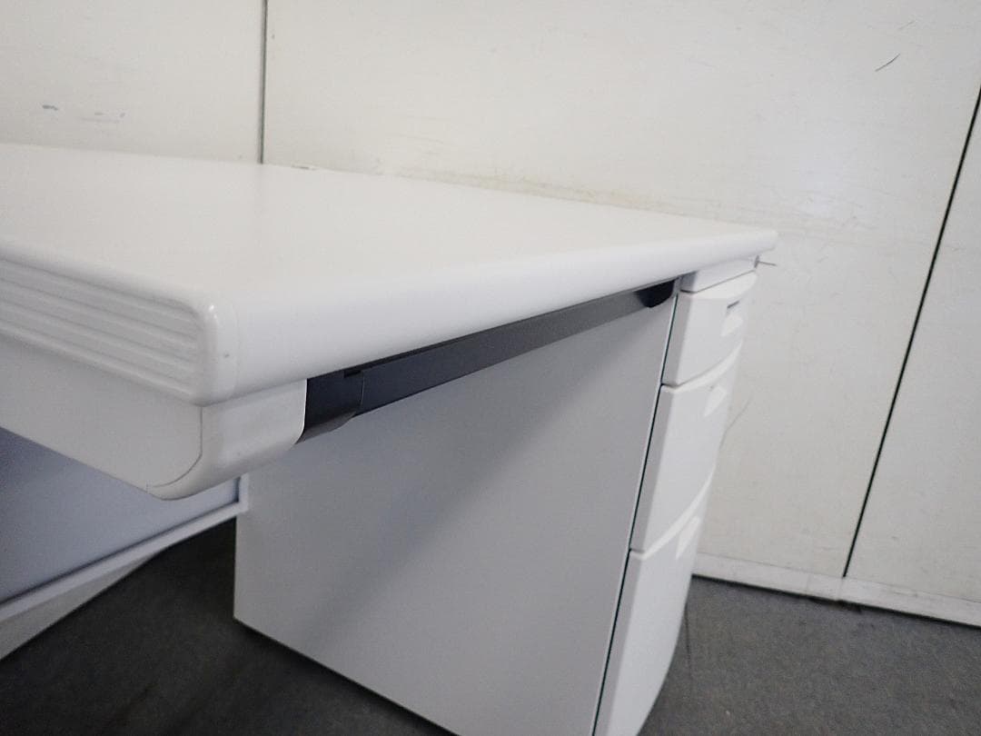 引取り限定　イトーキ　107片袖机　CZ　11-0622