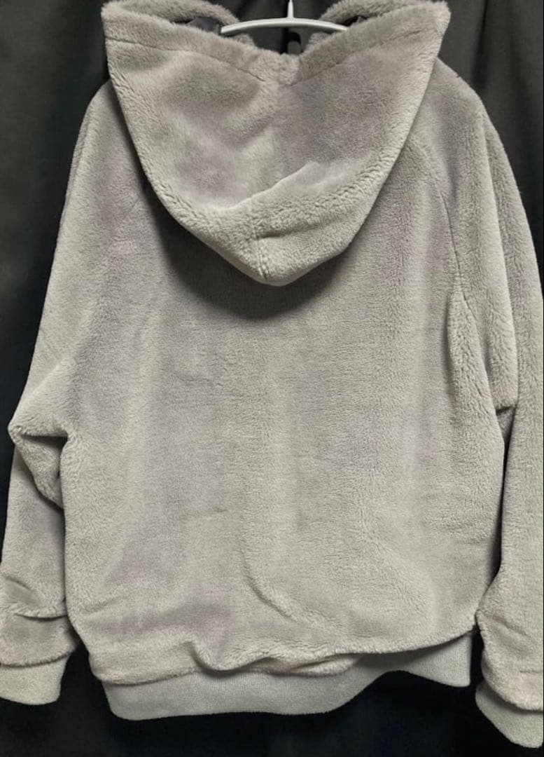 toy machine ファーパーカー　マホト着用