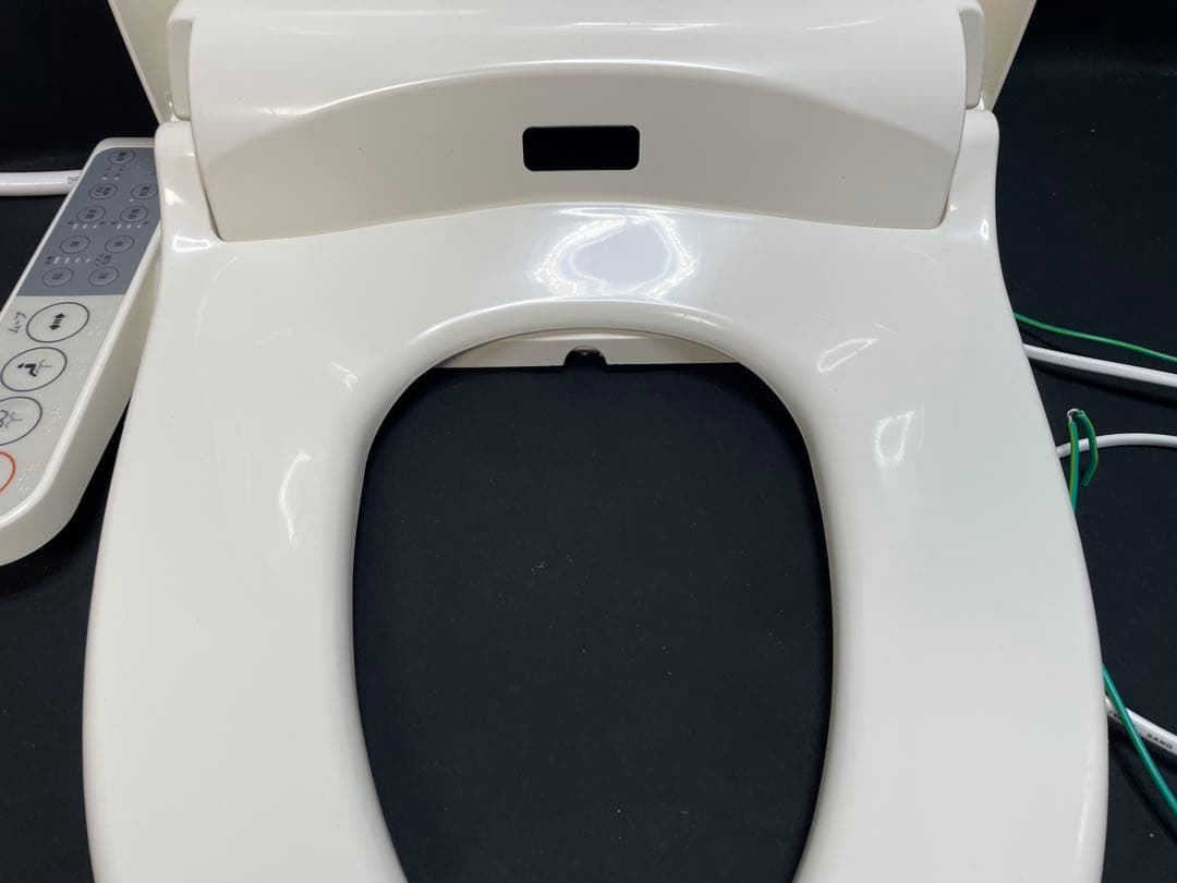 東芝　温水洗浄便座　CLEAN WASH　　2022年製　1258