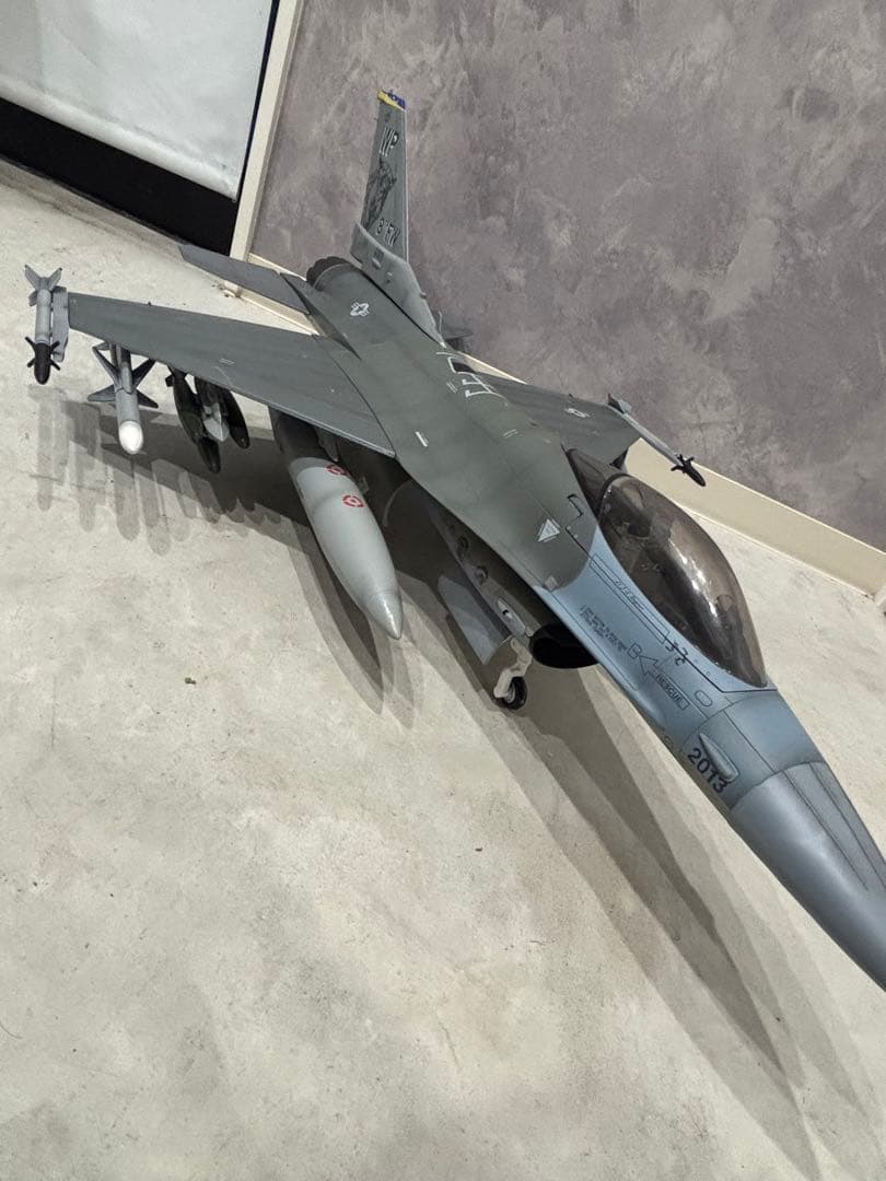 航空機・ヘリコプター bbi eliteforce F-16fighting falcon 1/18