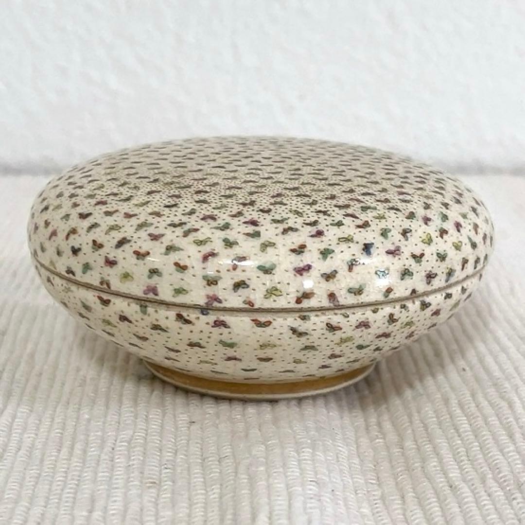 薩摩焼　白薩摩　香合　百蝶絵丸形　骨董　アンティーク　茶道具　インテリア　壽官銘