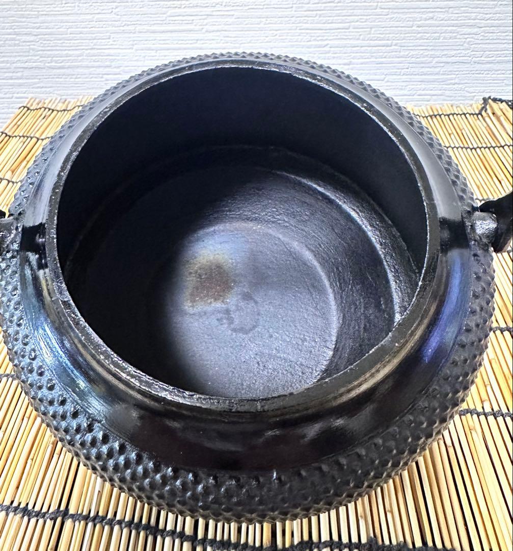 未使用品　成龍堂鋳造所 伝統工芸士 及川　齋（齋峰)造　１８型アラレ　南部鉄瓶