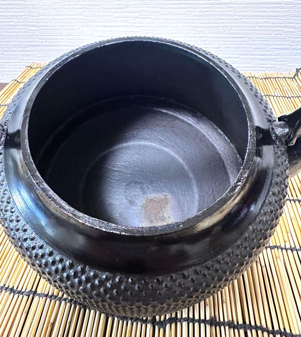 未使用品　成龍堂鋳造所 伝統工芸士 及川　齋（齋峰)造　１８型アラレ　南部鉄瓶