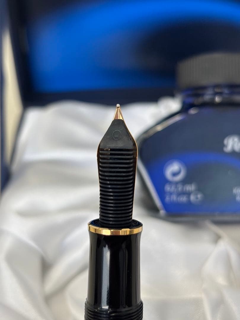 ペリカンスーベレーンM1000黒軸（F字）