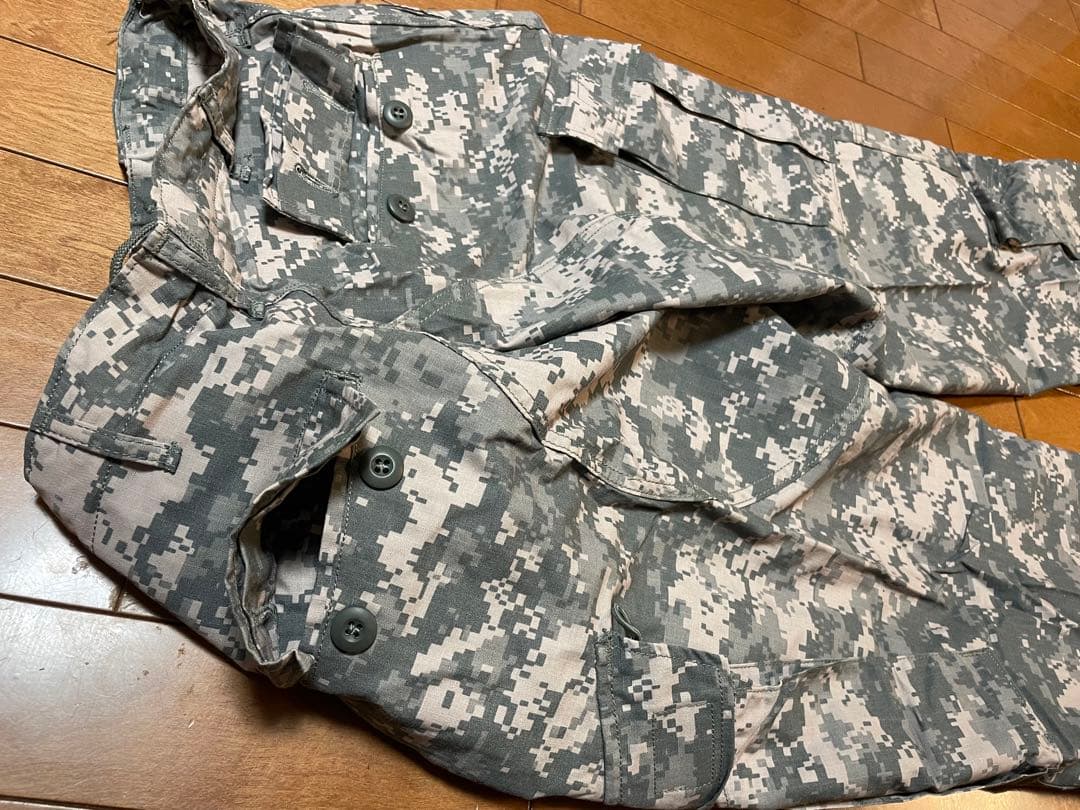 実物　米軍　ACU コンバットユニフォーム上下セット　サバゲー　デジタルカモフラ