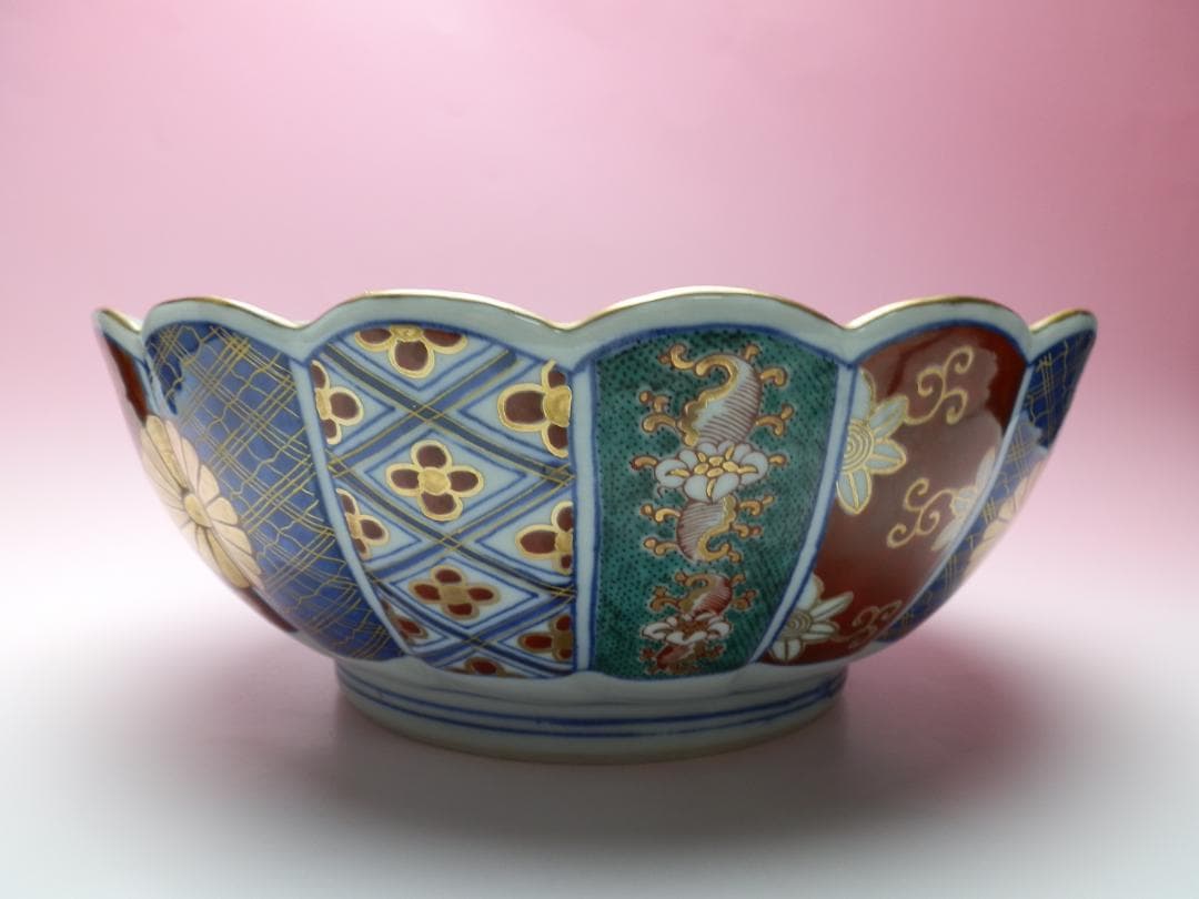 大聖寺伊万里 色絵 金彩 菊紋 菊形 大鉢 奇玉宝鼎之珍銘 MO71208