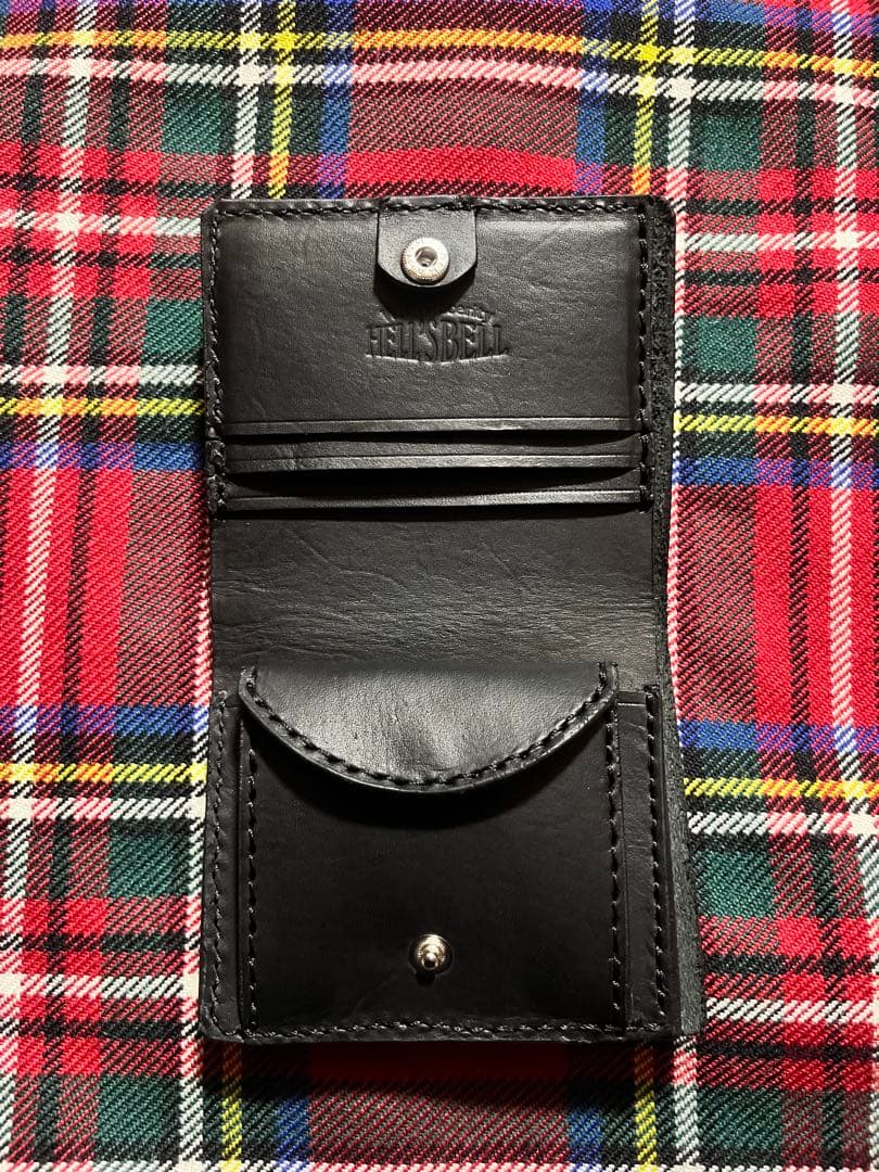 コンパクトウォレット フラワー&リーフ　スタッズ　レザー