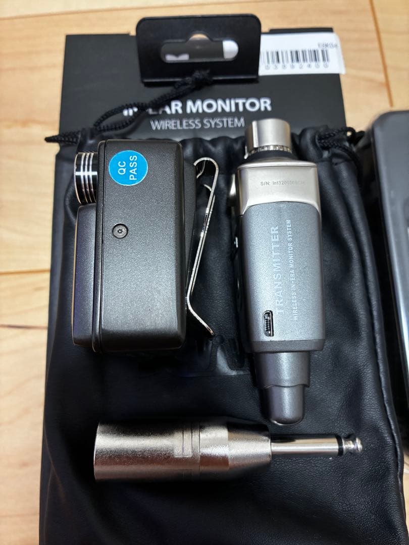 Xvive ( エックスバイブ ) XV-U4 イヤーモニター