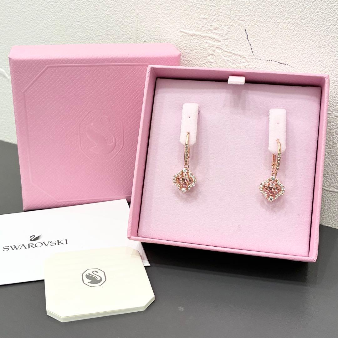 n*a様 新品 スワロフスキー ドロップデザイン ピアス　25年12月購入