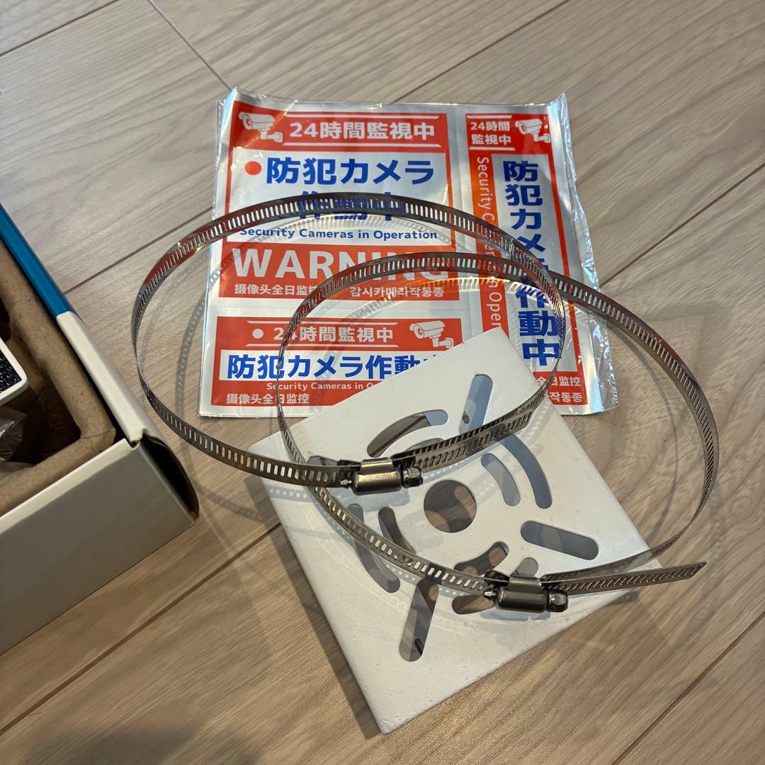 美品　 TAPO 防犯カメラ　ソーラーパネル付き　2KQHD