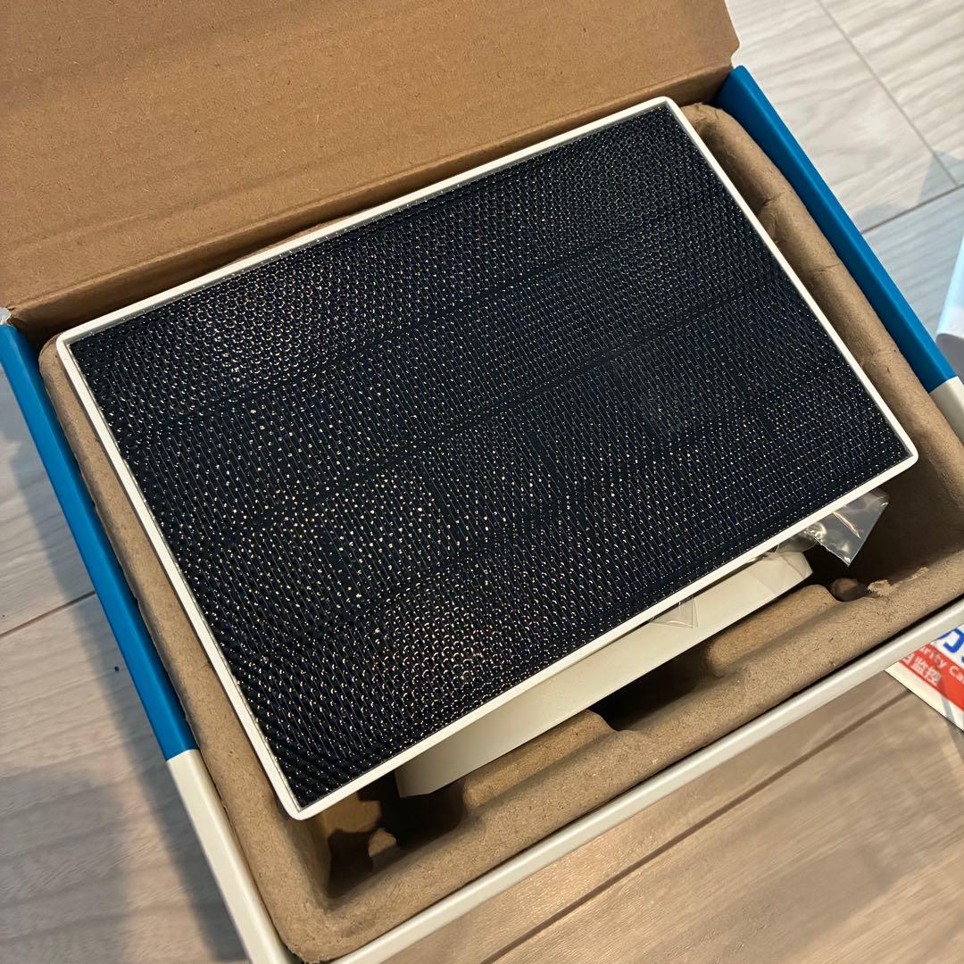 美品　 TAPO 防犯カメラ　ソーラーパネル付き　2KQHD