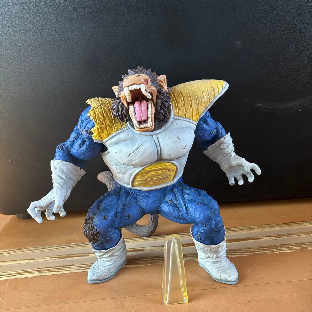 サイヤ人の大猿フィギュア 約20cm