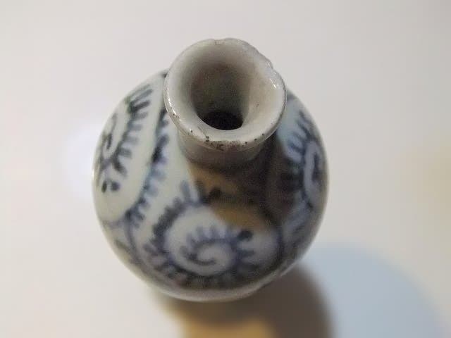 古伊万里 染付 古伊万里　蛸唐草　鑑賞向き器　江戸中期　古伊万里染付蛸唐草鶴首瓶