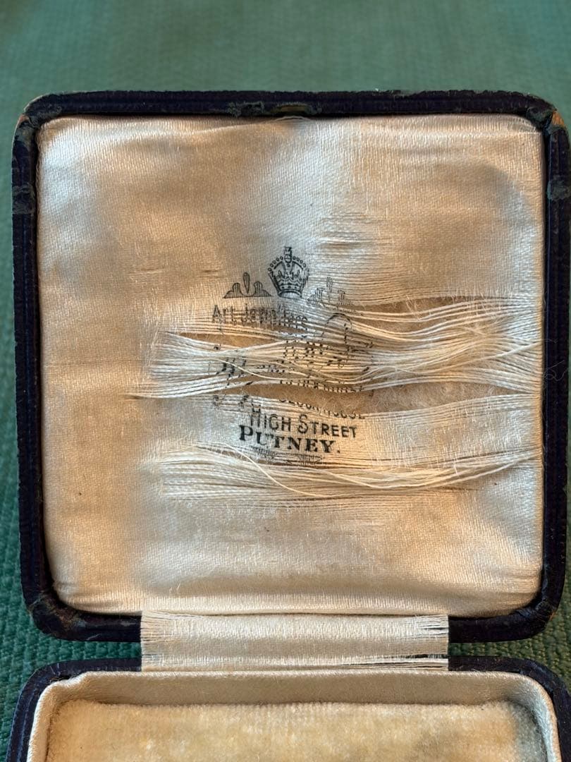 【英国製】Art Jewellersアンティーク・ジュエリー・レザーケース