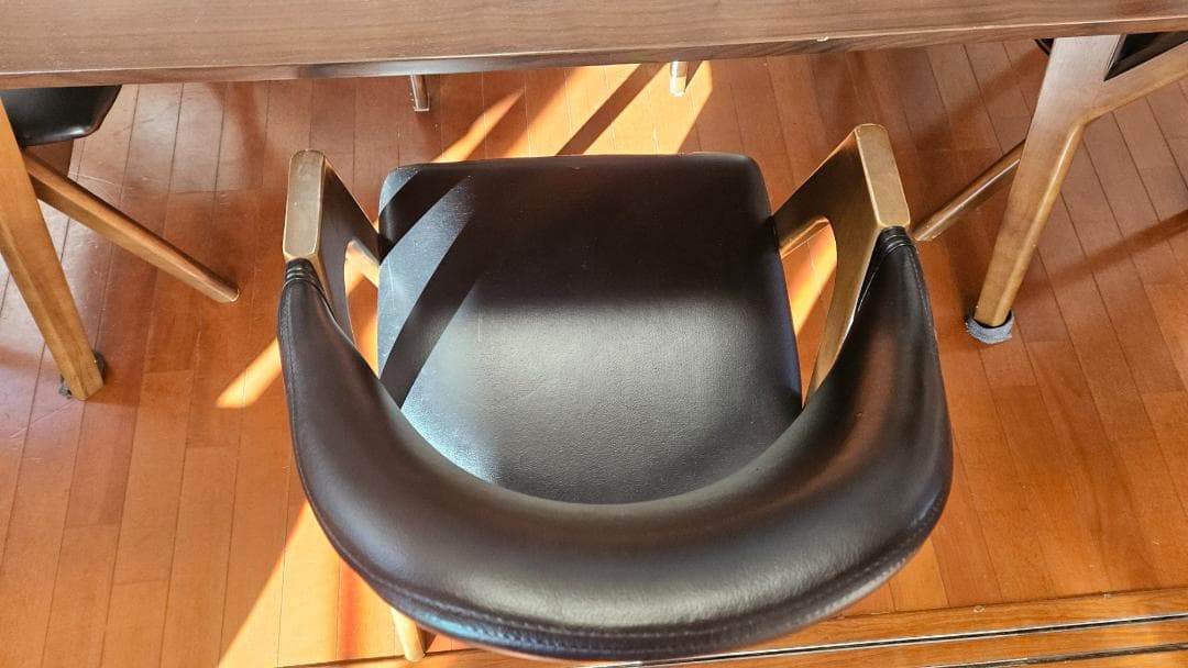 【関家具製】【岐阜引取】ダイニング5点セット4人掛けテーブルアームチェア