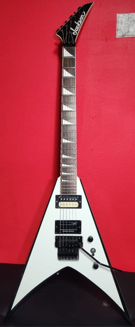 ギター Jackson King V White with Black