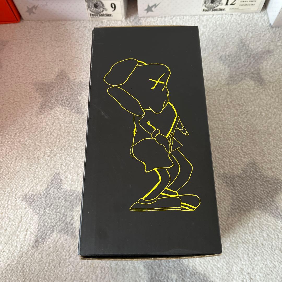 カウズ ロバート・ラザリー二 フィギュア ブラック