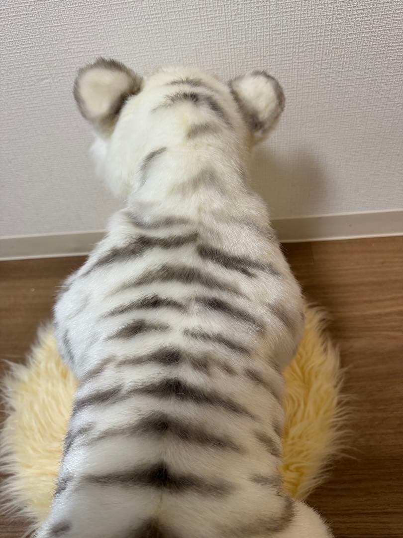 海外作家様作　アートドール　ホワイトタイガーの子供