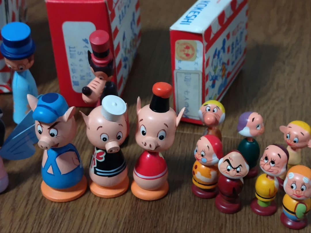 未使用 経年保管品ディズニーの城 まんがこけし 9種キャラミッキーマウス