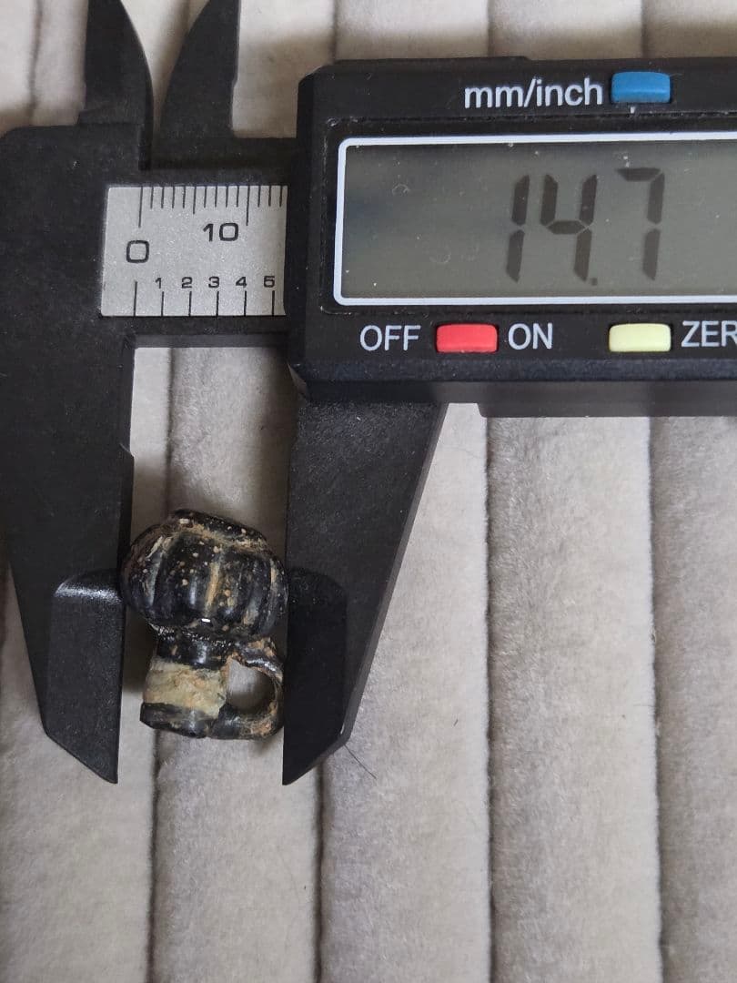 005　ビーズ　トンボ玉　容器玉　小さなガラス壺