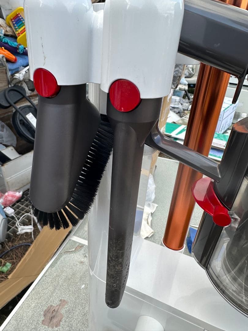 Dyson サイクロン掃除機！ダイソンＶ１０フルセット！スティッククリーナー