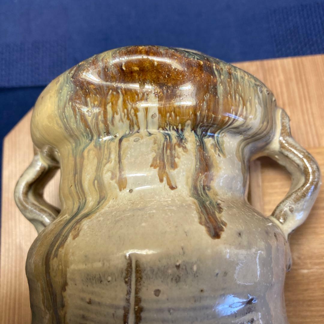 陶器　耳付き花入れ