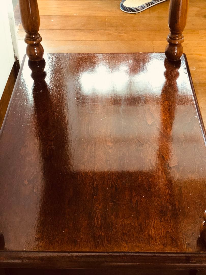 【米国アンティーク】vintageナイトテーブル／真鍮取っ手×ターンドレッグ