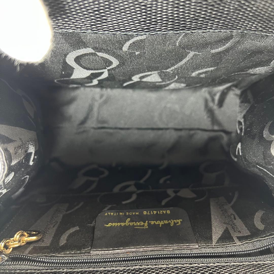 フェラガモ ヴァラ金具 型押し ハンドバッグ 黒 レザー ゴールド