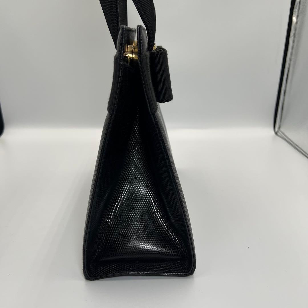 フェラガモ ヴァラ金具 型押し ハンドバッグ 黒 レザー ゴールド