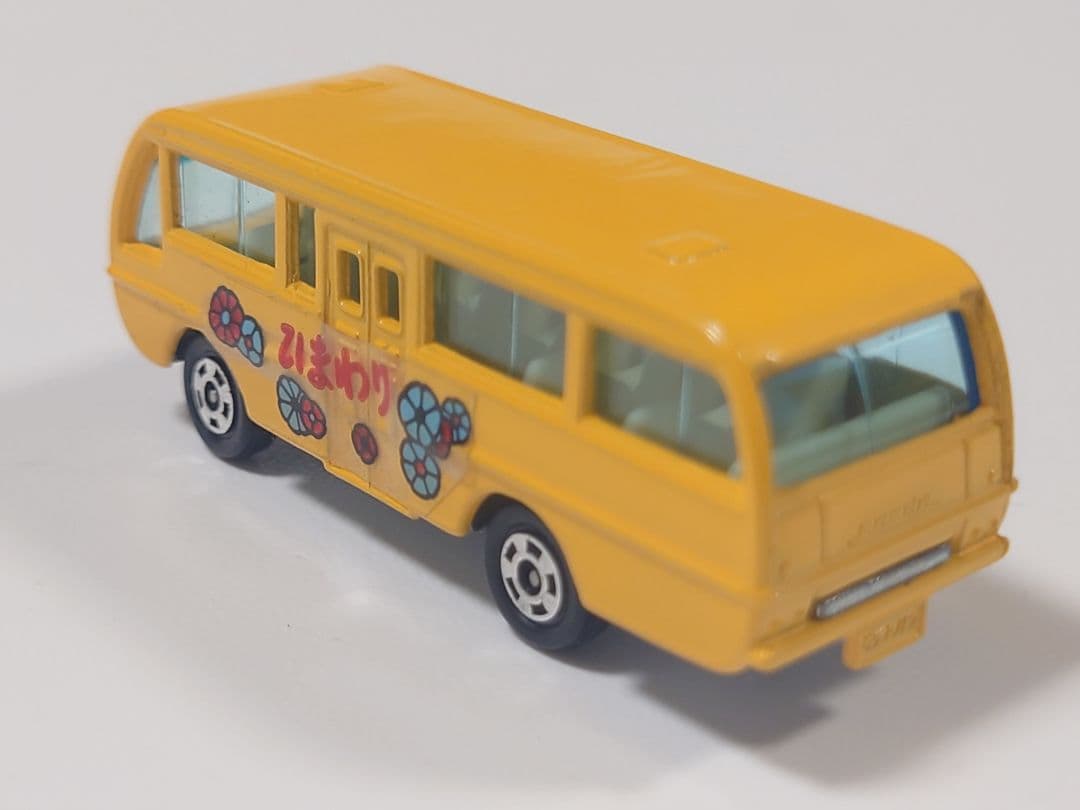トミカ【46】 MAZDA LIGHT BUS ひまわり 幼稚園バス
