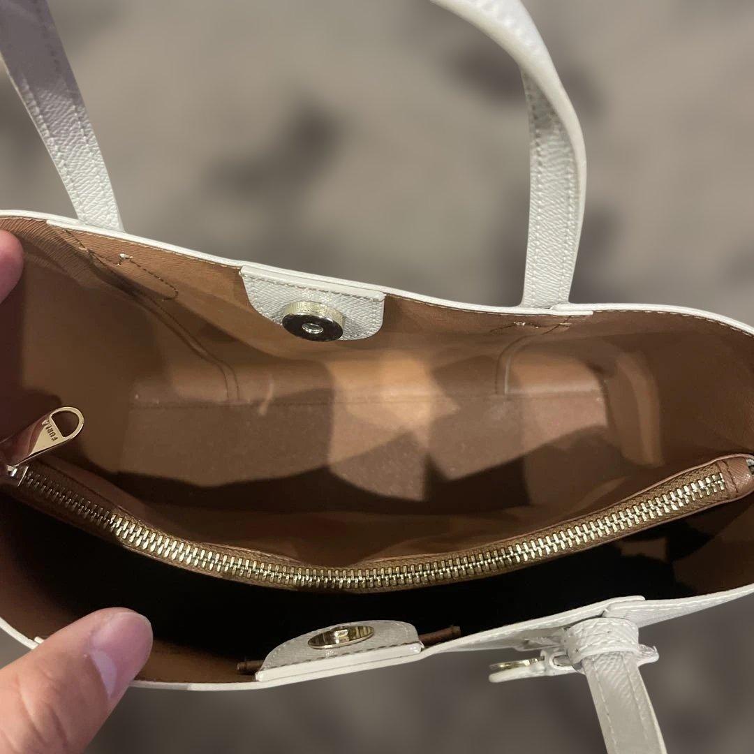 FURLA フルラ ヴィットリアM グレージュ グレー ハンドバッグトートバッグ