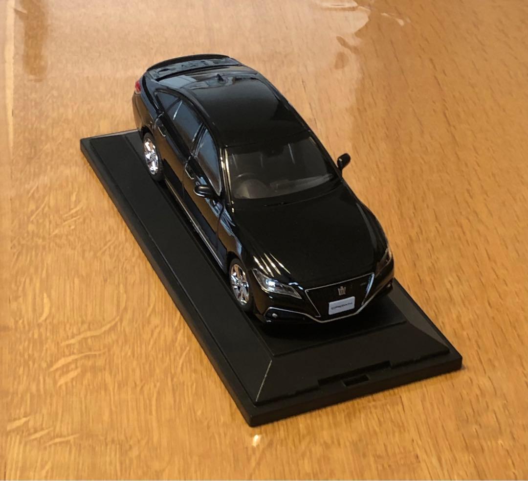 トヨタ 15代目CROWN アスリートRS カラーサンプル♪