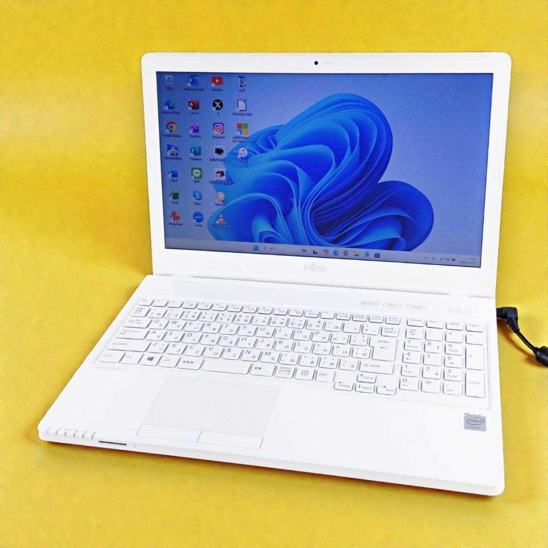 美品 新品SSD256GB Win11 メモリ8GB ノートパソコン カメラ付き