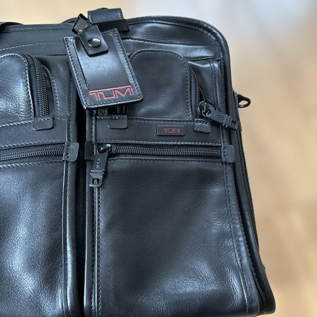TUMI ブラック レザー ビジネスバッグ