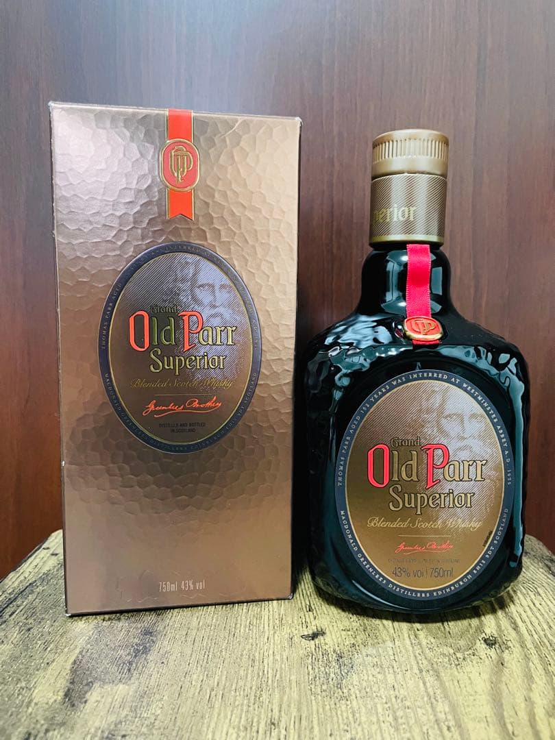 【新品】オールドパー　スーペリア（スペリオール）750ml　43％（箱付き）