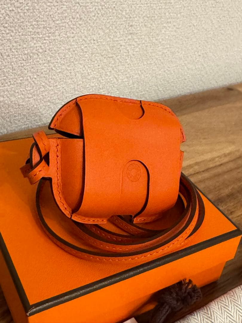 【（＾ν＾）】エルメス AirPods Pro 2用ケース オレンジ
