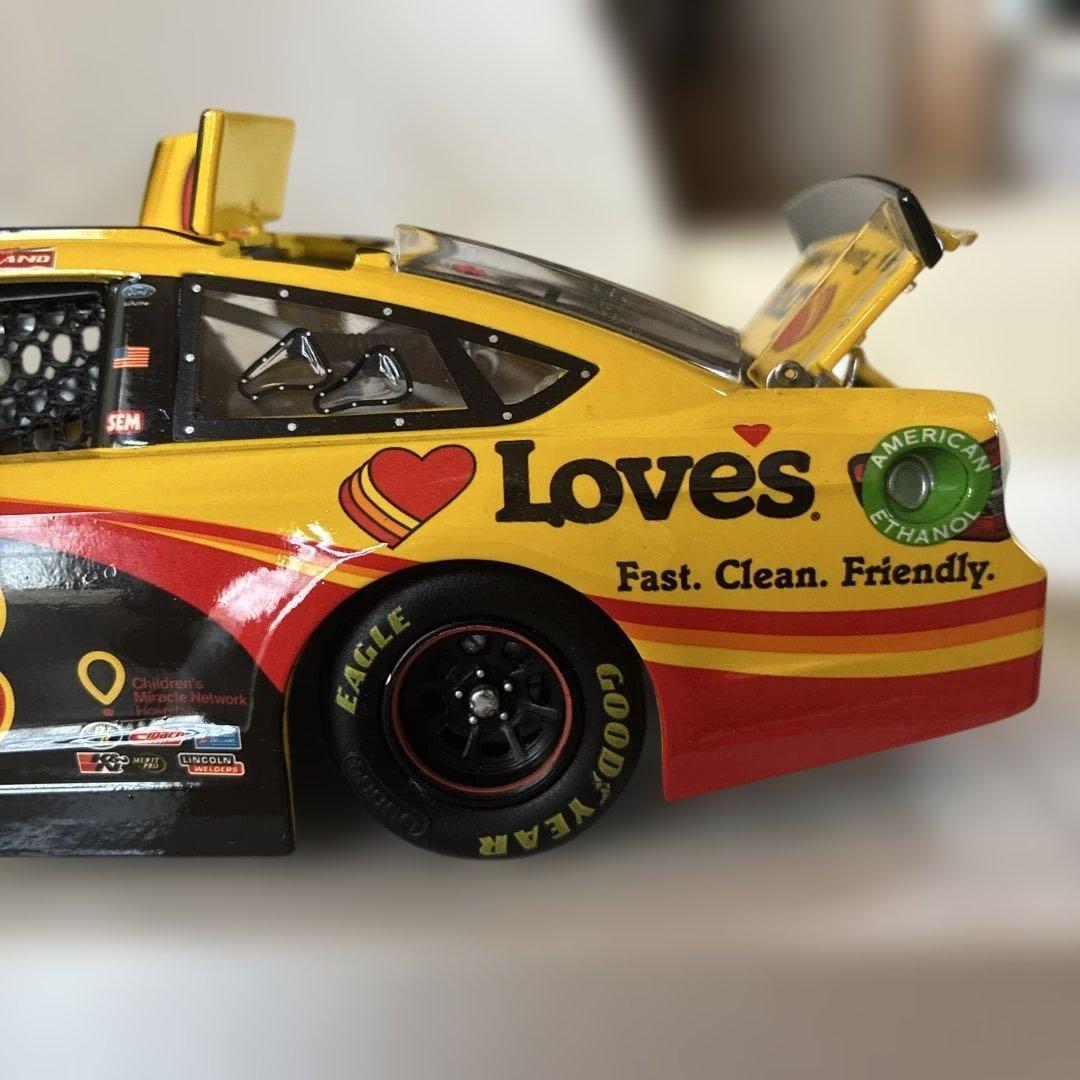 Love's Ford Racingミニカー 1/24