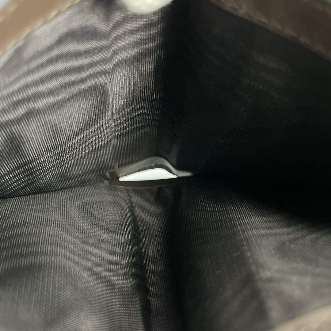 グッチ　GGスプリーム　二つ折り財布　コンパクト財布　ミニ財布　ベージュ　PVC