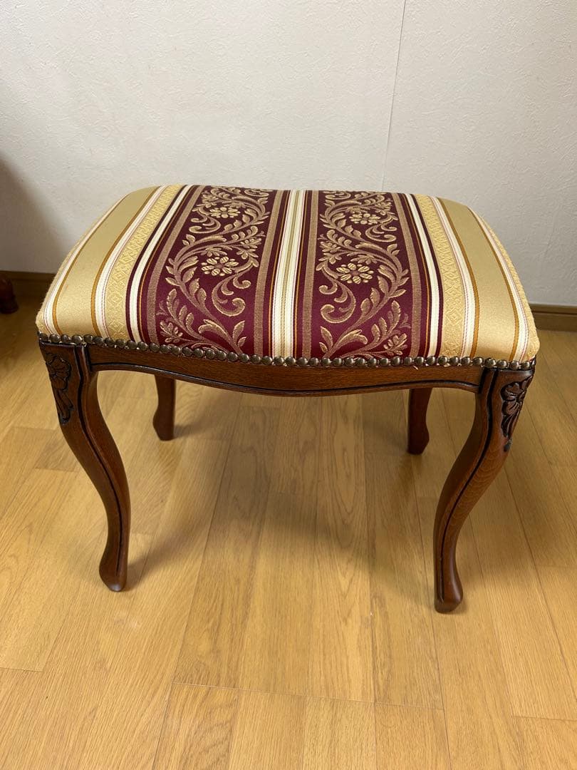 【メルカリ便】2点セット　猫脚　クラシックデザイン ストライプスツール