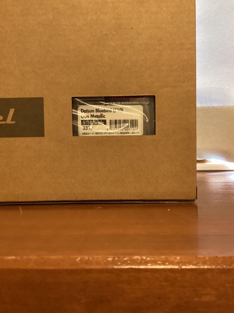 イグニッションモデル1/18 ダットサン ブルーバード With Engine