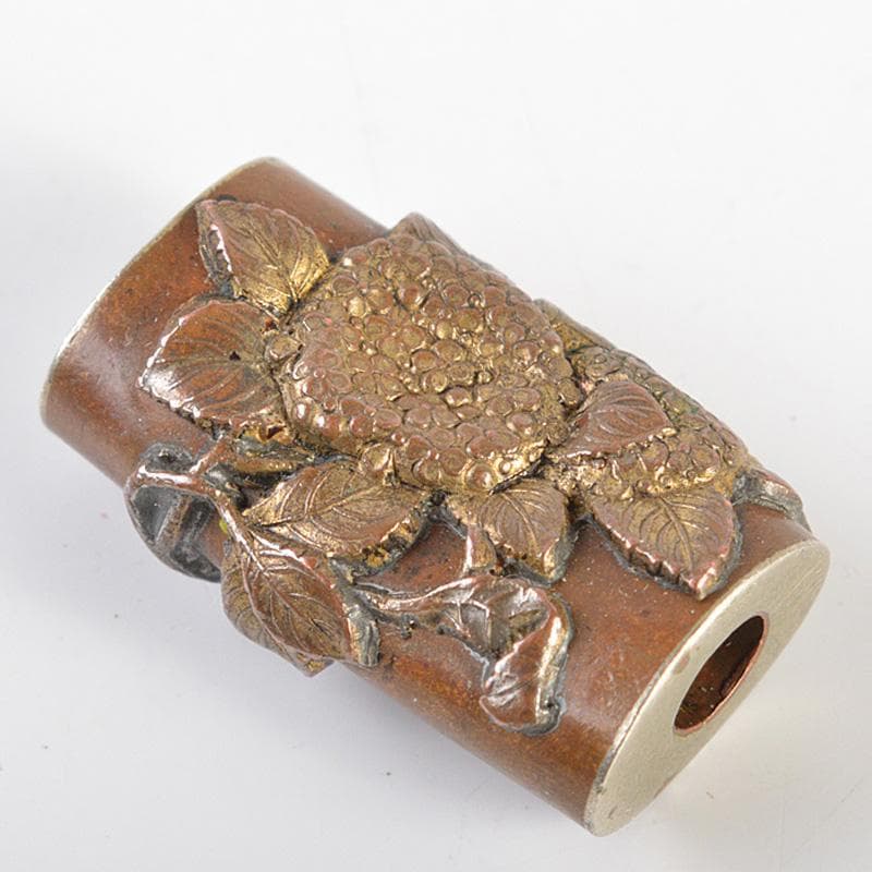 時代金工細工　古銅鍍金　花刻　緒締　V　R7366